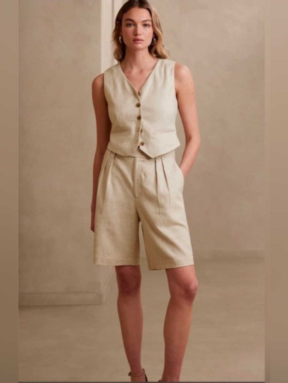 Banana Republic Beige Linen-Blend 2 Piece Vest/Short Set Size 6 and S